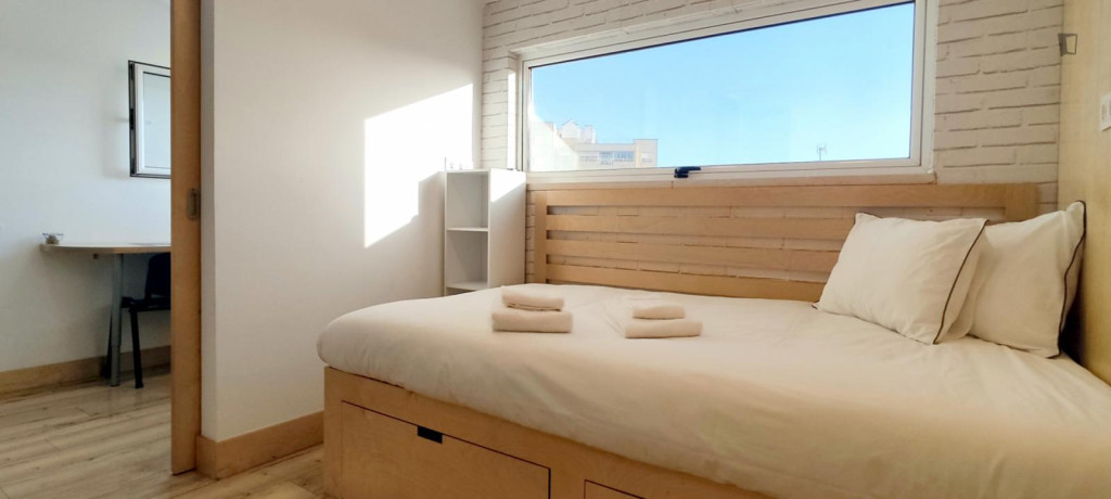 Cosy studio next to HUC - Weekly Cleaning w/Change of Sheets and Towels Included - Coimbra - chambre - ImmoJeune