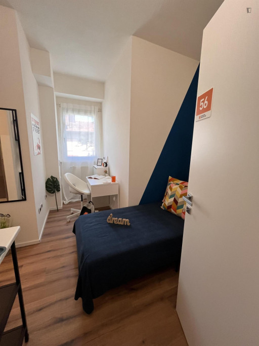 Comfy single ensuite bedroom with a private kitchen, in Le Albere - Trento - chambre - ImmoJeune