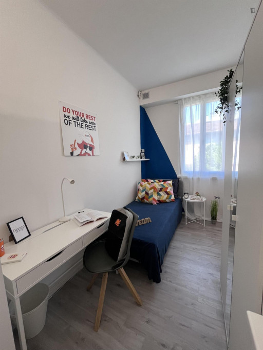 Very nice single ensuite bedroom with a private kitchen, in Le Albere - Trento - chambre - ImmoJeune