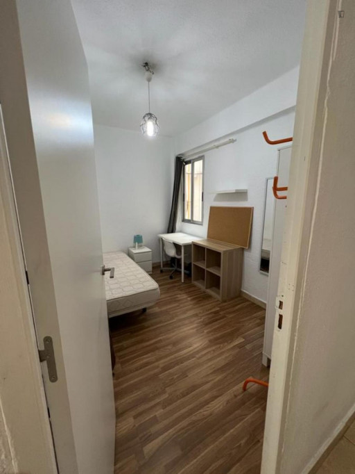 Cosy single bedroom in El Pla del Real - Valence - chambre - ImmoJeune