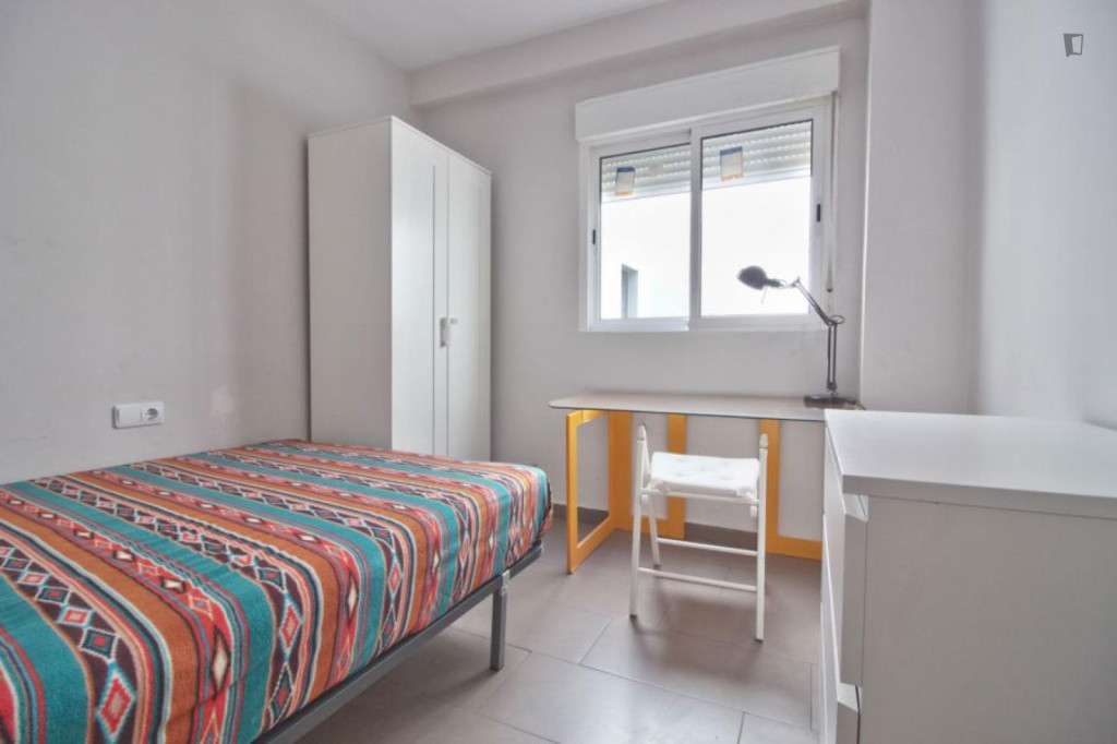 Neat single bedroom in L'Amistat - Valence - chambre - ImmoJeune