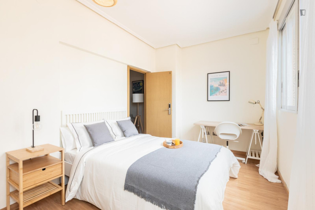 Bedroom for rent in Hernán Cortés 5, Valencia - Valence - chambre - ImmoJeune