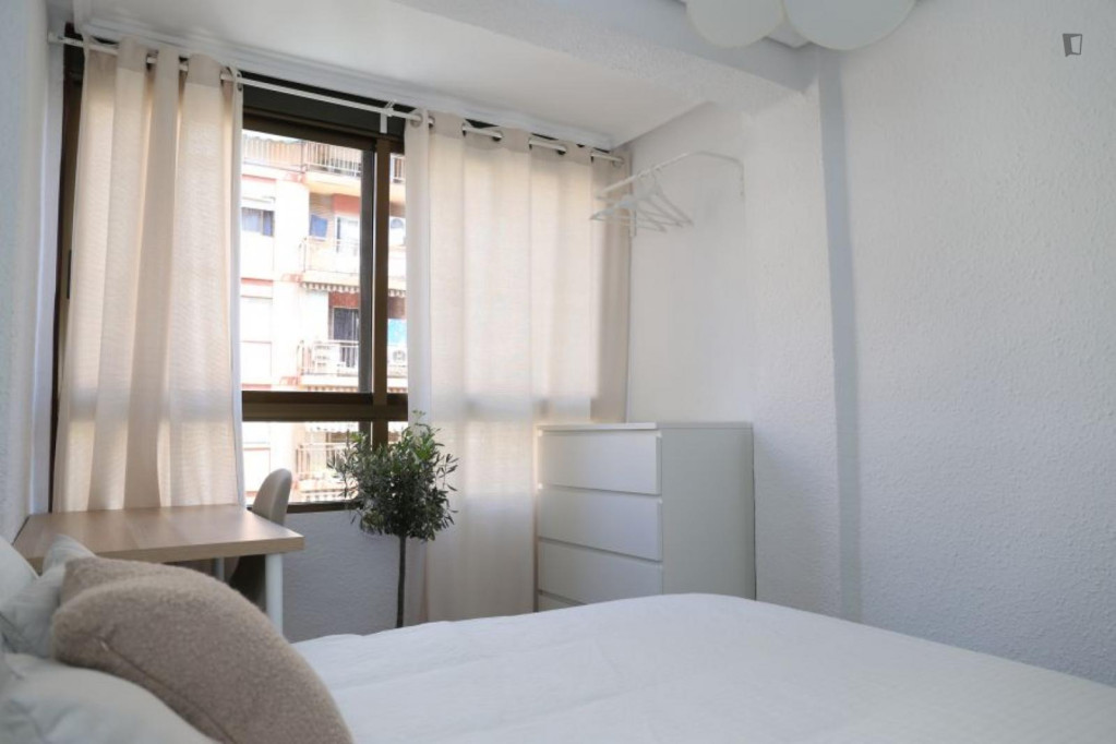 Cosy double bedroom in Camins al Grau - Valence - chambre - ImmoJeune