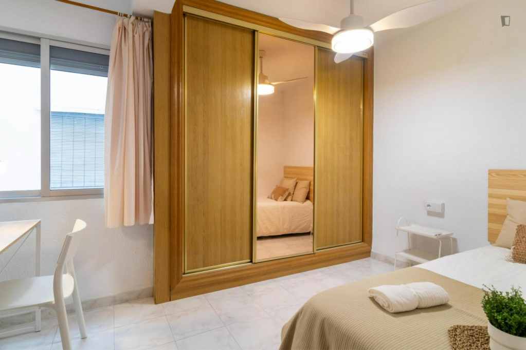 Pleasant single bedroom near Benimaclet metro - Valence - chambre - ImmoJeune
