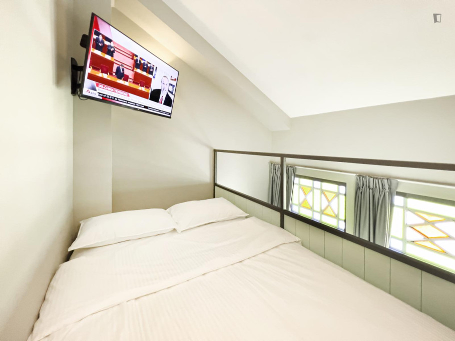 Lovely lofted studio in Kallang