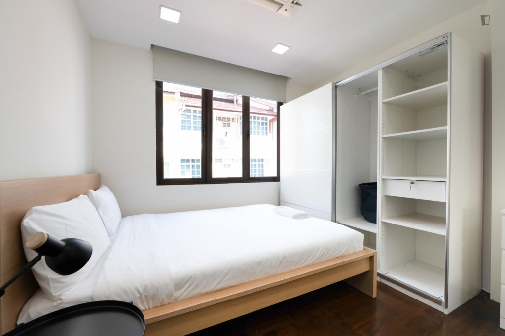 Very cool double bedroom in Geylang - Singapore - chambre - ImmoJeune