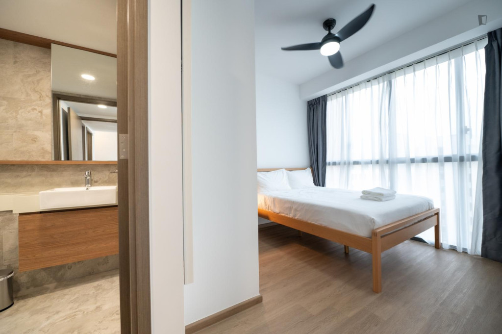 Nice single ensuite bedroom in Serangoon