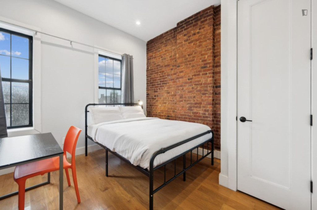 Elegant double bedroom in Ridgewood - New York City - chambre - ImmoJeune