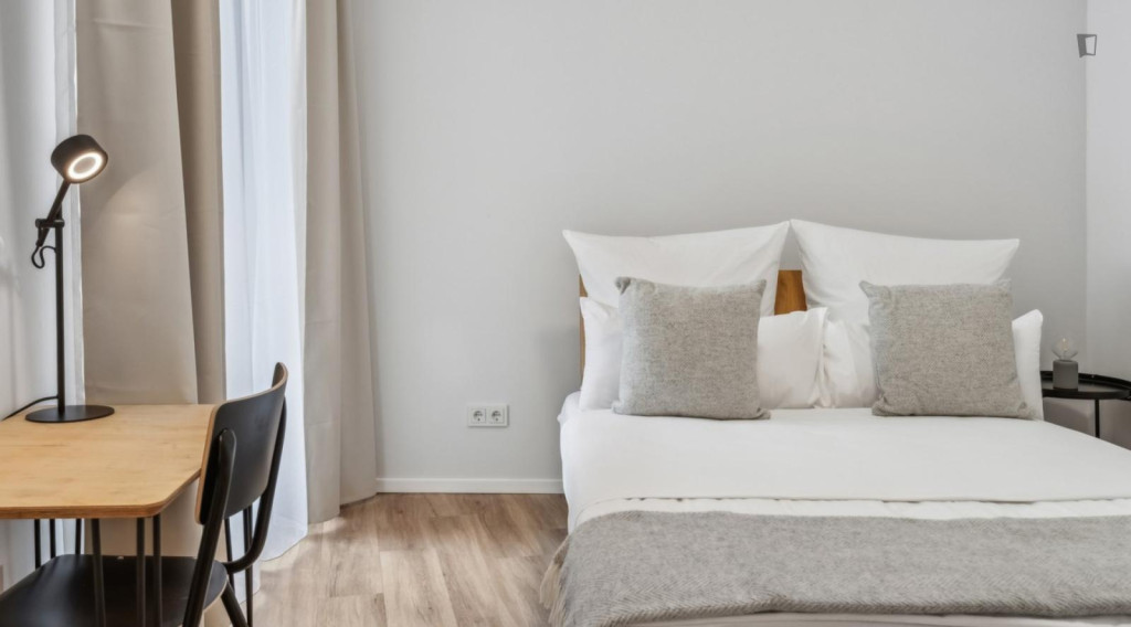 Cosy double bedroom in modern shared flat near Leipzig's main train station - Leipzig - chambre - ImmoJeune