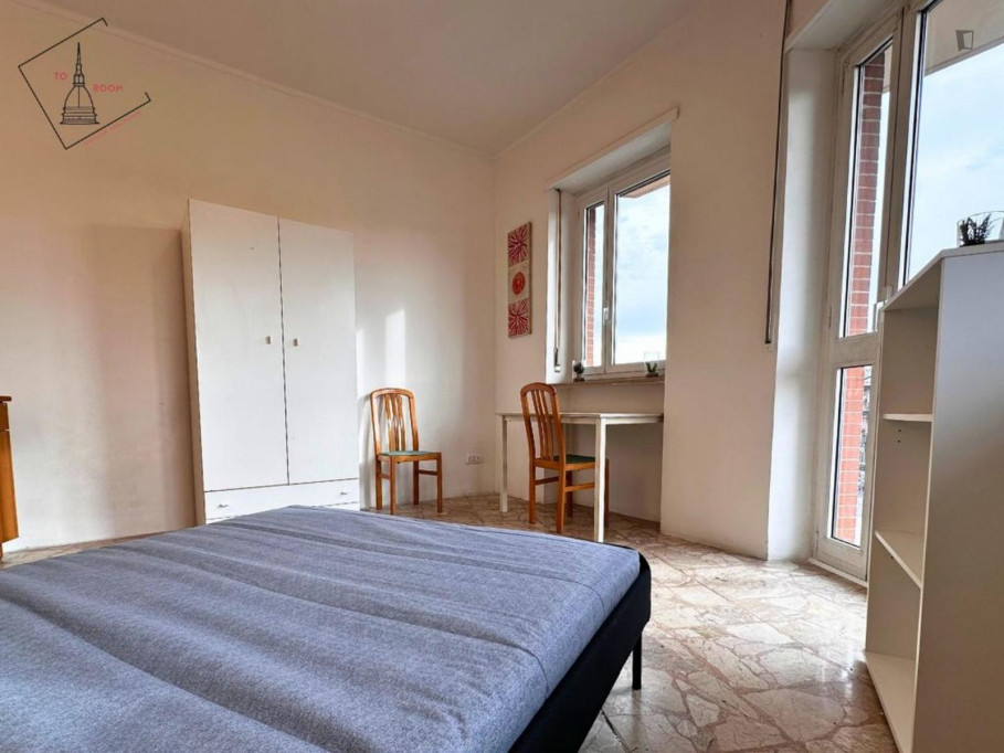 Large Appealing single bedroom in a property with balcony