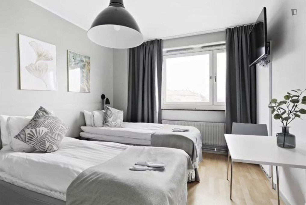 Lovely 1-bedroom flat in Margretelund - Stockholm - chambre - ImmoJeune