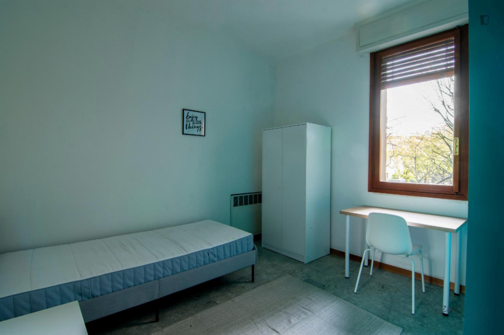 Inviting Single bedroom in an 11-bedroom flat in the university district - Bologne - chambre - ImmoJeune