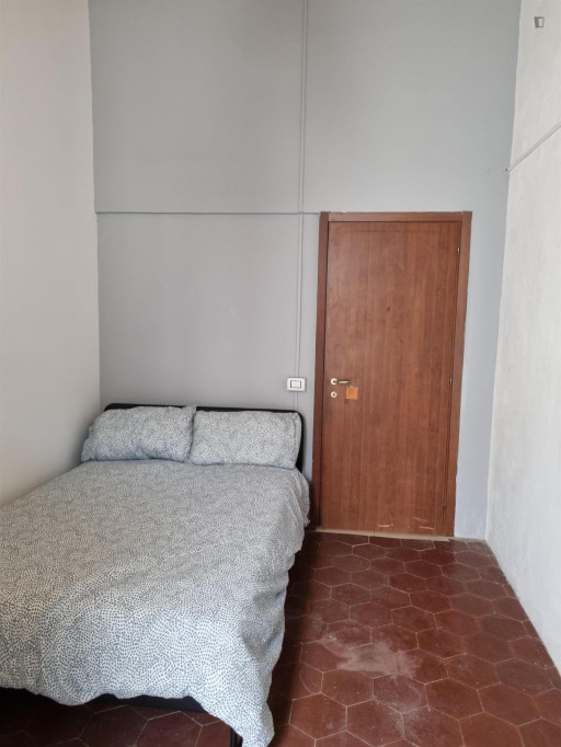 Breezy double bedroom in Centro Storico