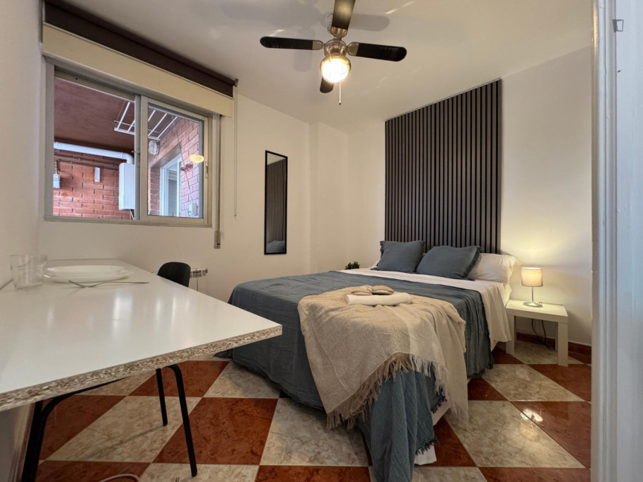 Cozy double bedroom well connected to the city center of Madrid - Madrid - chambre - ImmoJeune