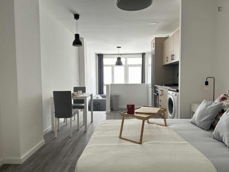 Very cool studio in Lucero - Madrid - chambre - ImmoJeune