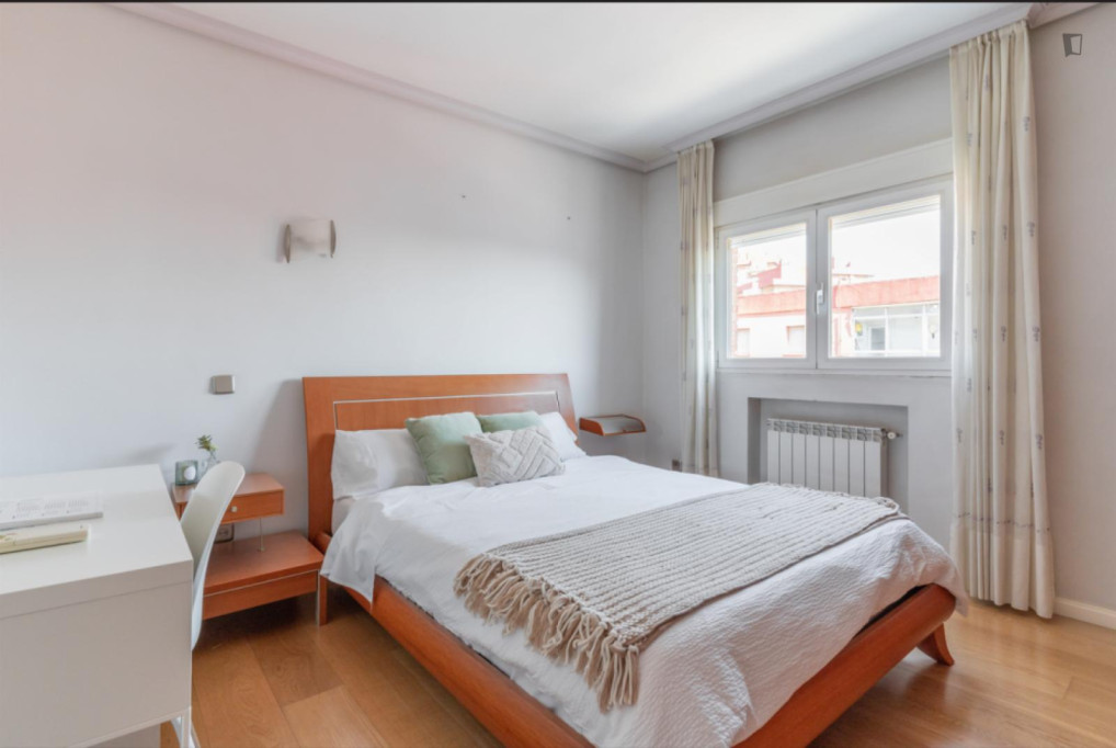 Snug double bedrooom in Hortaleza - Madrid - chambre - ImmoJeune