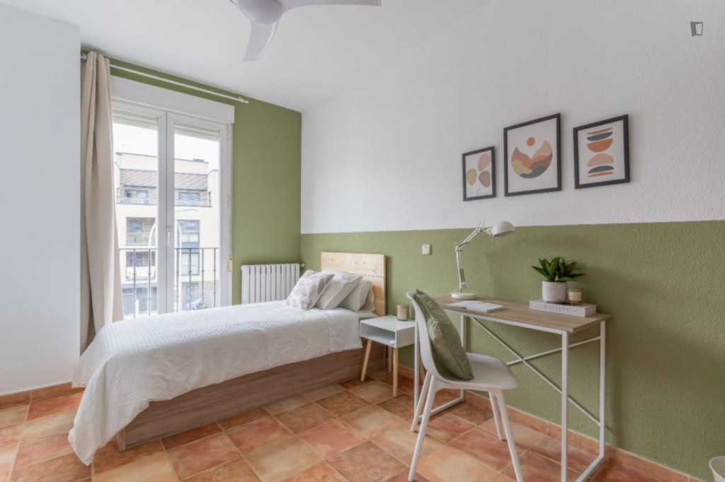 Alluring single ensuite bedroom in Bellas Vistas - Madrid - chambre - ImmoJeune