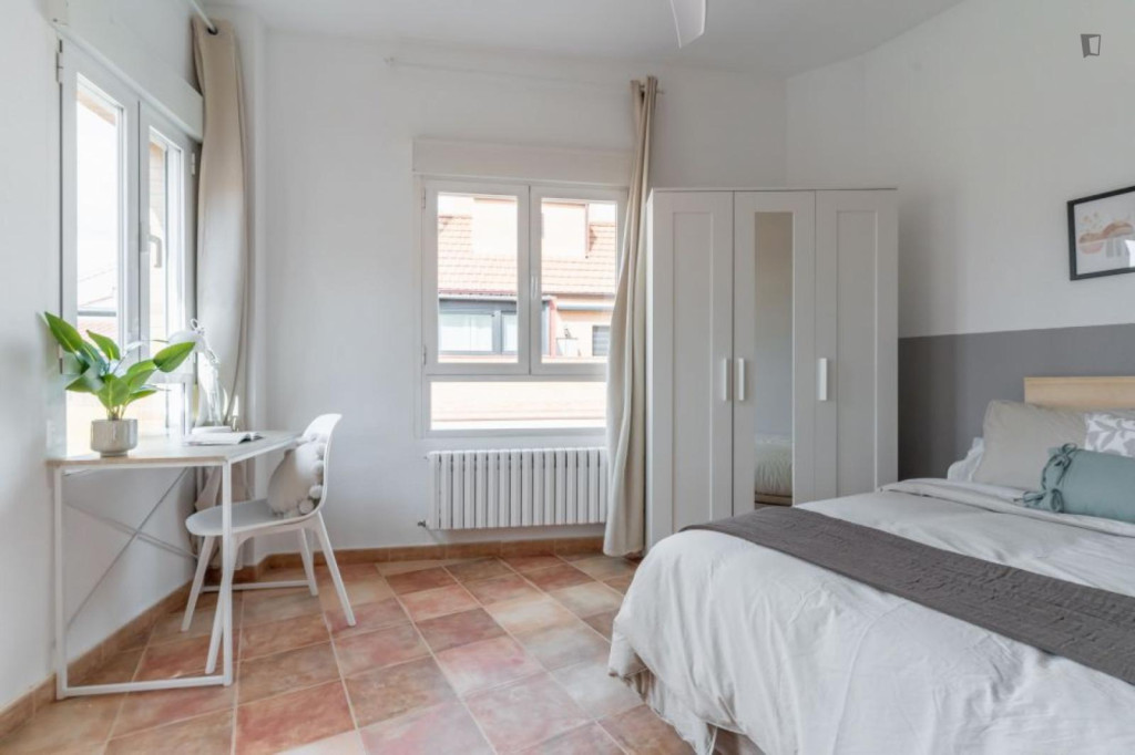 Grand double bedroom in Bellas Vistas - Madrid - chambre - ImmoJeune