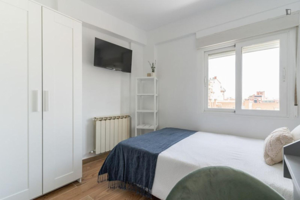 Tasteful double ensuite bedroom in Puerta Bonita - Madrid - chambre - ImmoJeune