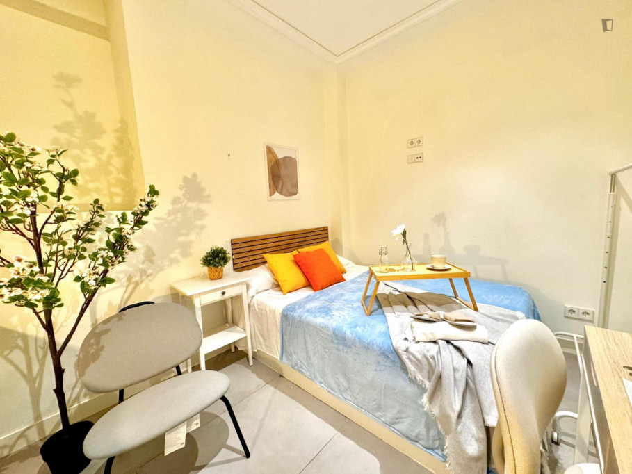 Charming double bedroom in Imperial - Madrid - chambre - ImmoJeune