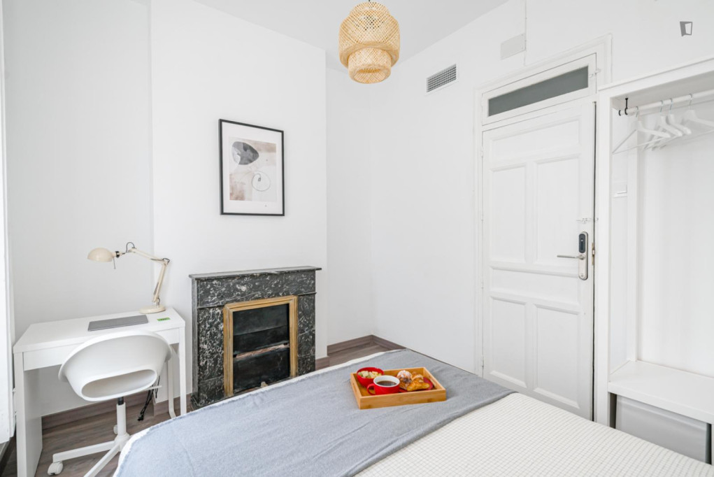 Bedroom for rent in Monteleón 36, Madrid - Madrid - chambre - ImmoJeune