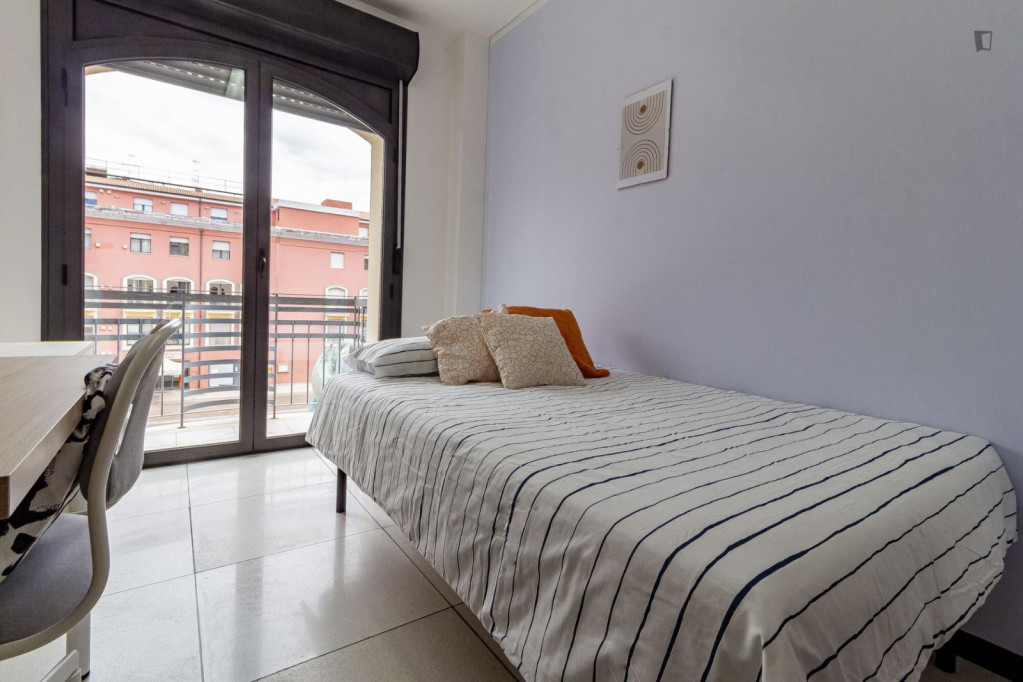 Welcoming single ensuite bedroom in Sassari - Sassari - chambre - ImmoJeune