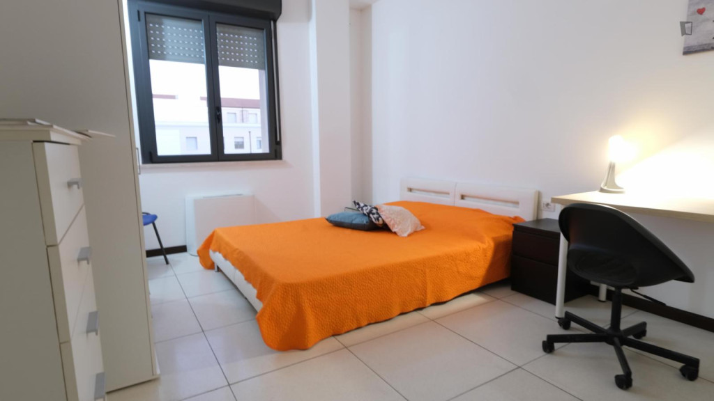 Welcoming single ensuite bedroom near Università degli Studi di Sassari - Sassari - chambre - ImmoJeune