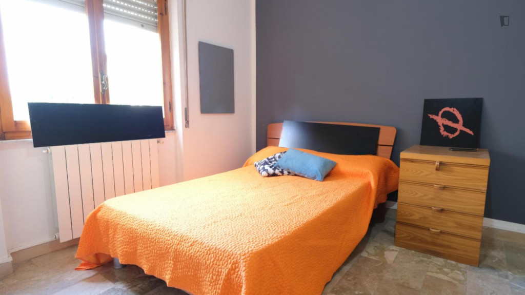 Bright single bedroom close to Orti di San Pietro park - Sassari - chambre - ImmoJeune