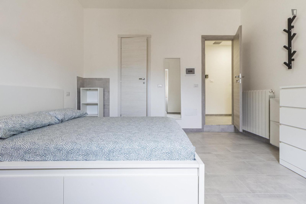Large double ensuite bedroom in the heart of Sassari - Sassari - chambre - ImmoJeune