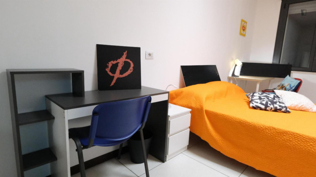 Very nice single ensuite bedroom near the Sassari train station - Sassari - chambre - ImmoJeune