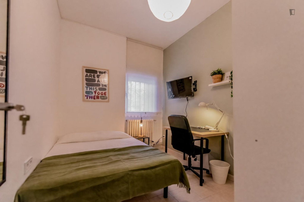 Appealing single bedroom in a property with balcony - Valladolid - chambre - ImmoJeune