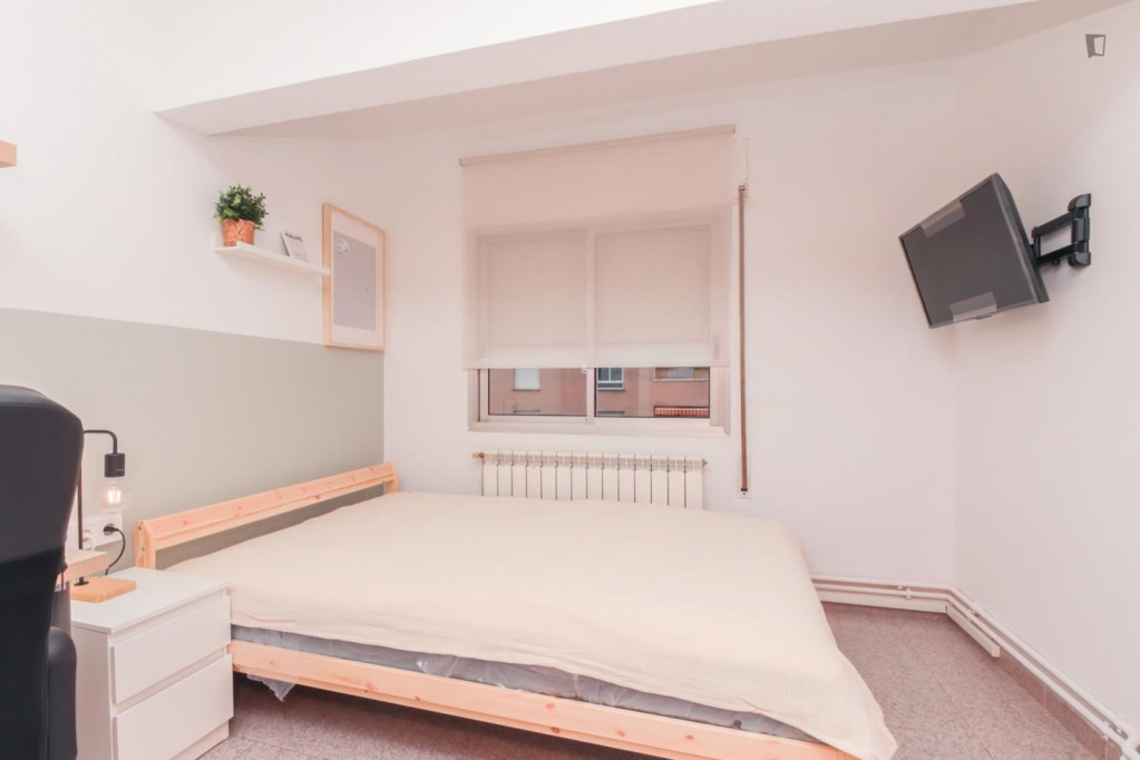 Cozy single bedroom in a property with balcony - Tarragona - chambre - ImmoJeune