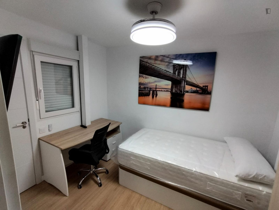 Prime Single Bedroom with a private bathroom close to UCAM University - Murcia - chambre - ImmoJeune