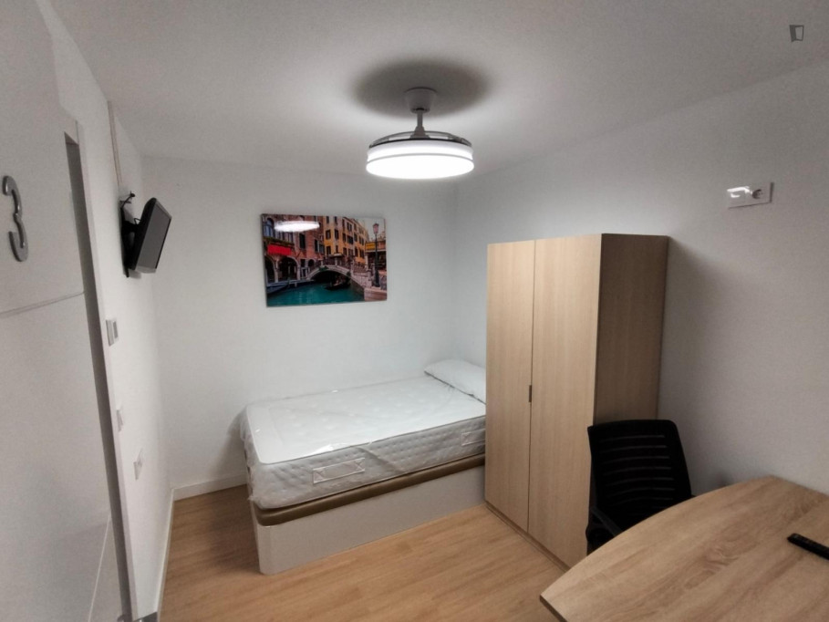 Tempting Single Bedroom with a private bathroom close to UCAM - Murcia - chambre - ImmoJeune
