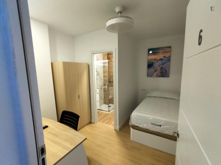 Unique Single Bedroom with a private bathroom close to UCAM University - Murcia - chambre - ImmoJeune