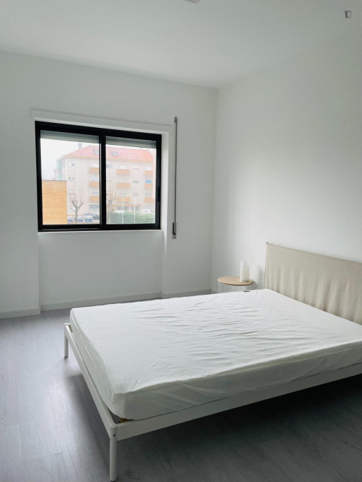 Sunny bedroom near the city center - Braga - chambre - ImmoJeune