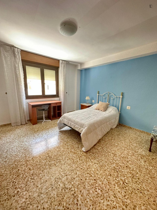 Bright double bedroom in Albacete close to downtown - Albacete - chambre - ImmoJeune