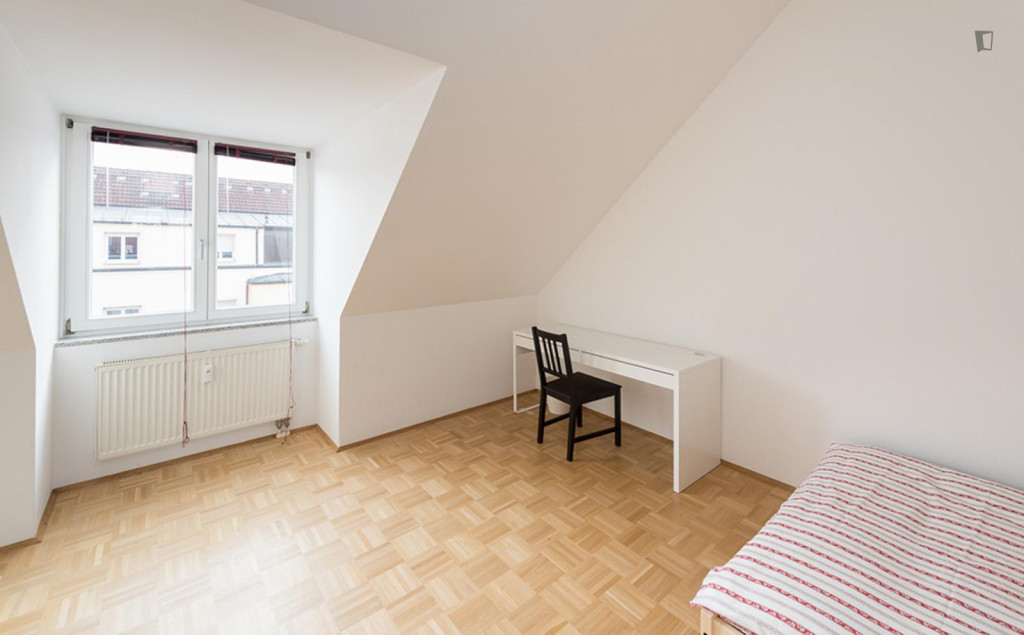 Big single bedroom in Neuhausen-Nymphenburg - Munich - chambre - ImmoJeune