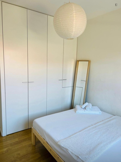 Great bedroom in a 3-bedroom flat - Lisbonne - chambre - ImmoJeune