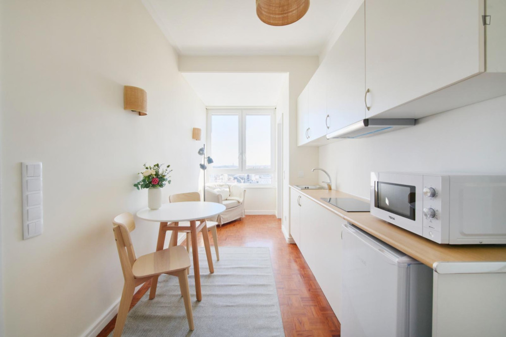 Very bright 1-bedroom apartment in Picoas - Lisbonne - chambre - ImmoJeune