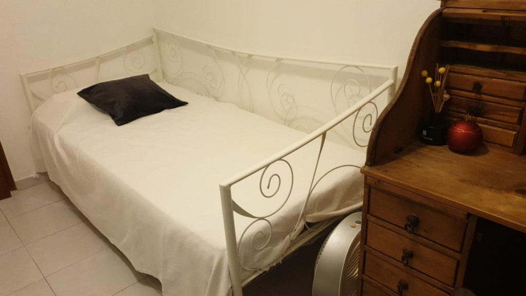 Lovely bedroom not too far from Escola Superior de Teatro e Cinema - Lisbonne - chambre - ImmoJeune