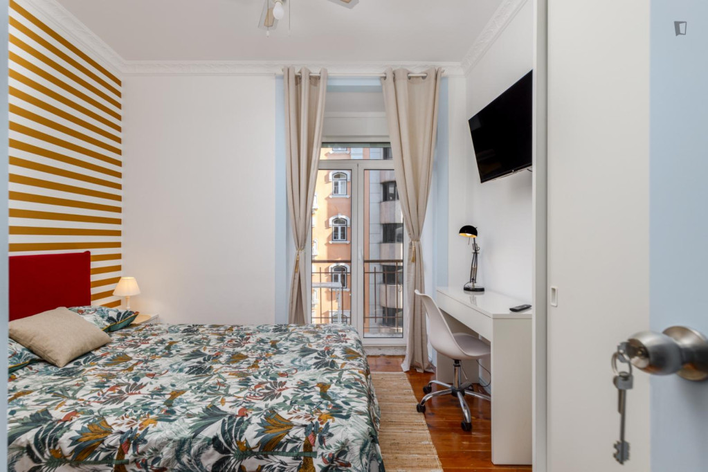 Excellent double bedroom near São Sebastião Metro - Lisbonne - chambre - ImmoJeune