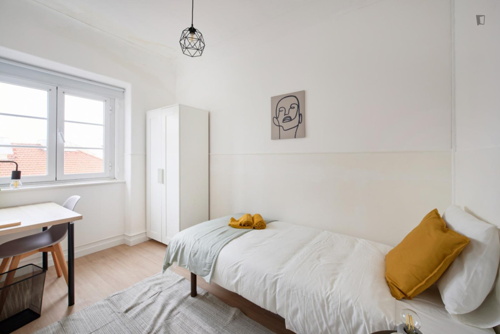 Comfy single bedroom in Penha de França - Lisbonne - chambre - ImmoJeune