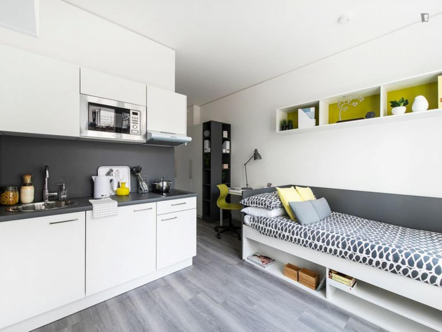 Appealing studio in Gallus - Frankfurt am Main - chambre - ImmoJeune