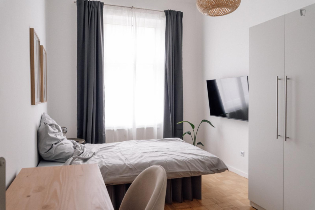 Furnished Room in Central Frankfurt - Modern Comfort with Historic Charm - Frankfurt am Main - chambre - ImmoJeune