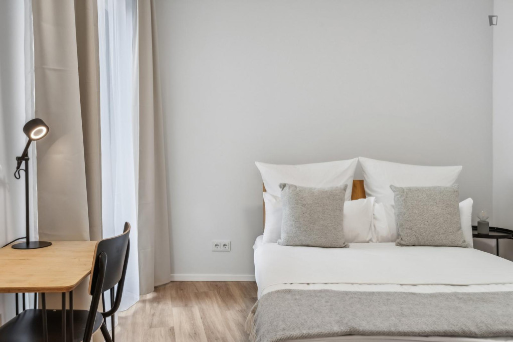 Spacious double bedroom in a welcoming shared flat in the well-connected Zentrum-Nord district