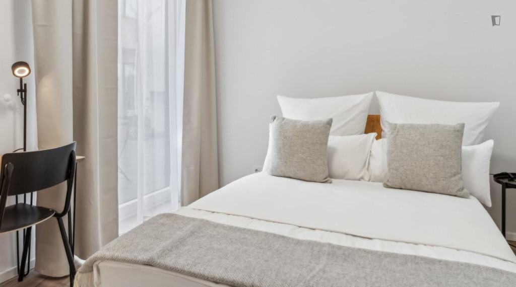 Spacious double bedroom in a welcoming shared flat in the well-connected Zentrum-Nord district - Leipzig - chambre - ImmoJeune