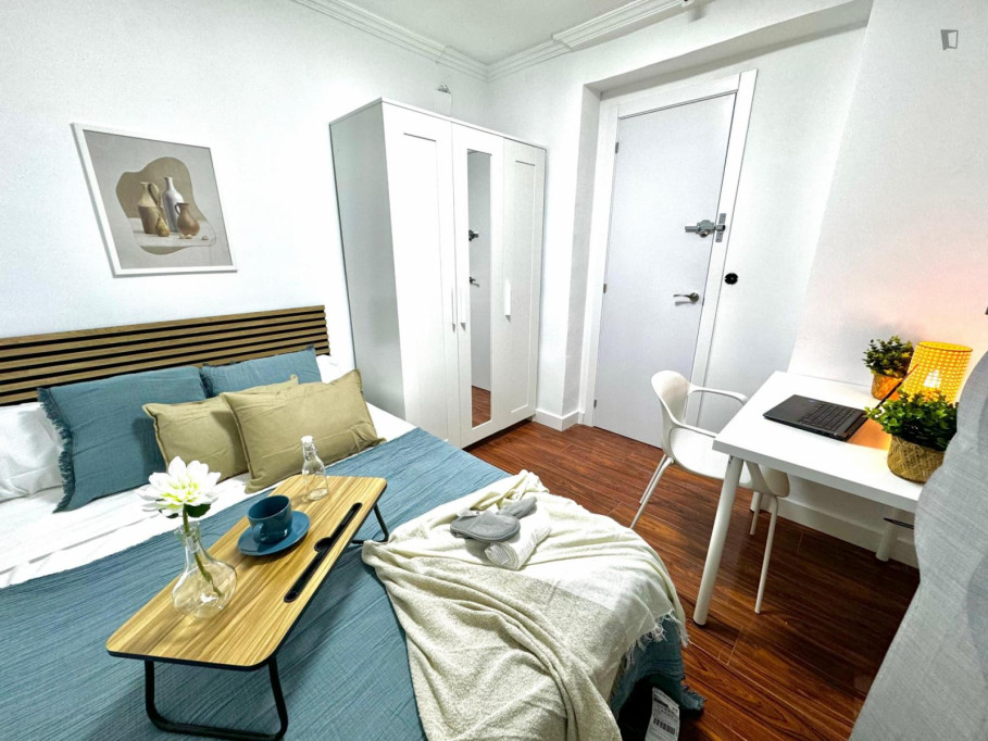Elegant double bedroom in Avenida America - Madrid - chambre - ImmoJeune