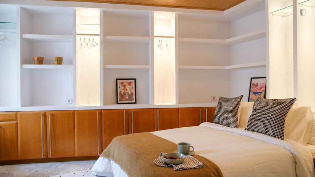 Bedroom for rent in Reyes Catolicos 20, Alicante - Alicante - chambre - ImmoJeune