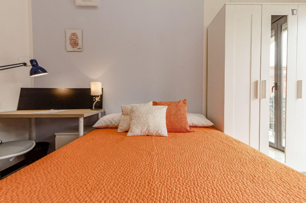 Bright single ensuite bedroom in Sassari - Sassari - chambre - ImmoJeune